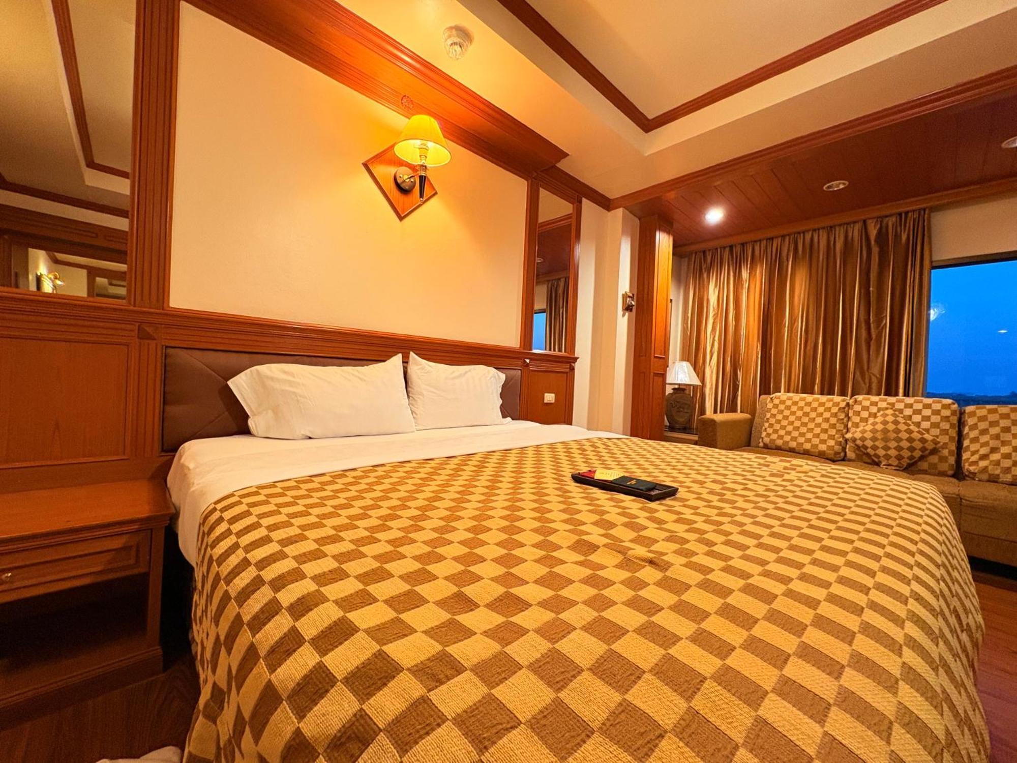 Taksilahotel Махасаракхам Экстерьер фото